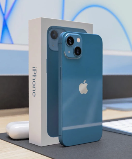 iPhone 13